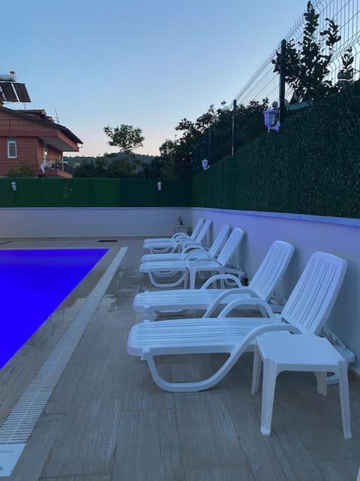 Maleyna Apartament *